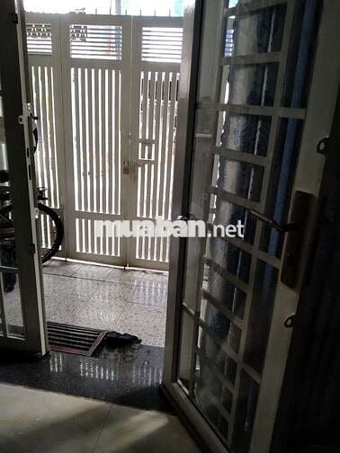 Nhà 37,4  xây 1 trệt, 1 lửng ,1 lầu đã có sổ hoàn công hẻm xe tải lớn