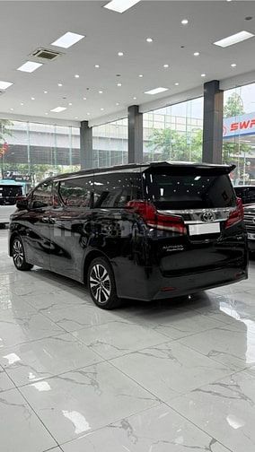 Bán Toyota Alphard sản xuất 2022, lăn bánh 2 vạn km, full lịch sử hãng