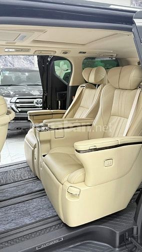 Bán Toyota Alphard sản xuất 2022, lăn bánh 2 vạn km, full lịch sử hãng