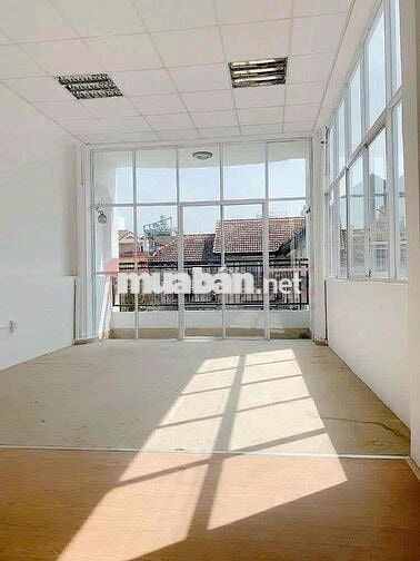 Cho thuê nhà nguyên căn mặt tiền đường Yên Thế, dt 4x18 trệt 2 lầu