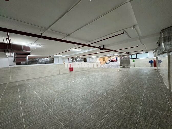 Toà nhà cực đẹp, full kính, thông sàn, đủ PCCC, giá đẹp