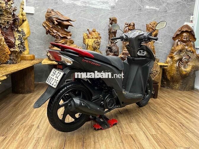 👉Vision 2016 biển SG dàn áo đẹp, máy móc êm ái