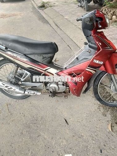 Xe máy Yamaha Sirius màu đỏ sản xuất 2010
