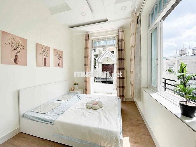 Cho thuê phòng 40m Cửa sổ Thang Máy Full nội thất. Trống sẵn