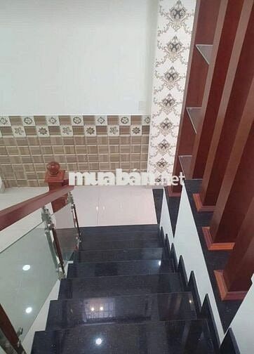 Cần cho thuê nhà Mặt Tiền Bà Hạt P.8 Q.10