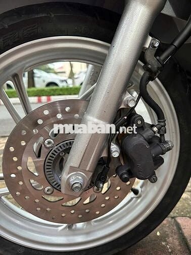 Xe máy Honda SH 150 ABS màu bạc 2017