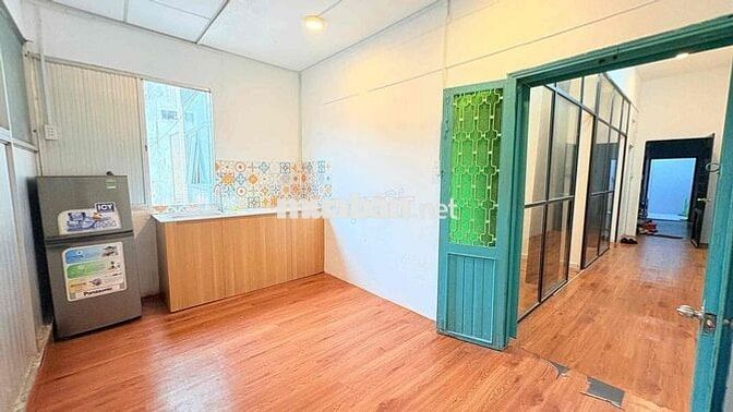 CHO THUÊ 2PN ĐẦY ĐỦ TIỆN NGHI MẶT TIỀN TÔN ĐẢN CẠNH ĐH LUẬT. GIÁ DẺ