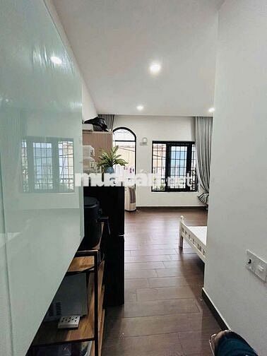 Nhà đẹp full nội thất cao cấp y hình GẦN KHU TÊN LỬA