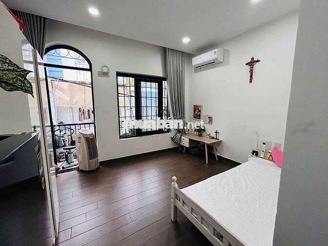 Nhà đẹp full nội thất cao cấp y hình GẦN KHU TÊN LỬA