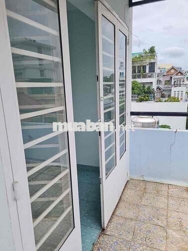 Nhà cho thuê 3 lầu, 12 triệu .Tân Bình gần khu Bắc Hải