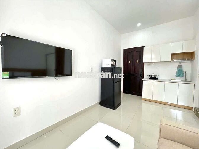 CHO THUÊ CĂN HỘ BAN CÔNG CỬA SỔ LỚN GẦN PHAN XÍCH LONG GIÁP Q1 Q3