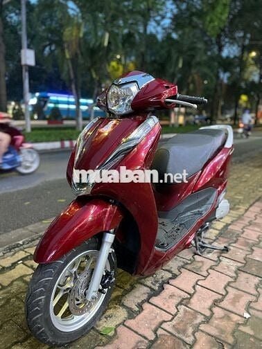 Xe máy Honda Lead 125 Smartkey màu đỏ 2020