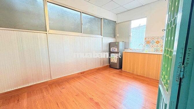 CHO THUÊ 2PN ĐẦY ĐỦ TIỆN NGHI MẶT TIỀN TÔN ĐẢN CẠNH ĐH LUẬT. GIÁ DẺ