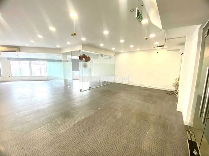 Cho thuê văn phòng đường Út Tich, dt 170m² 2 hầm 1 trệt 1 lửng 6 lầu