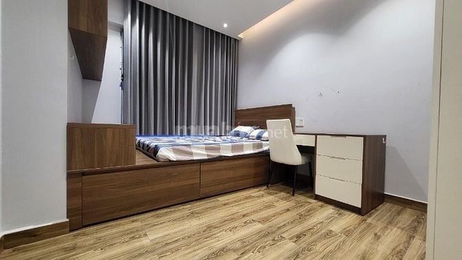 Cho thuê căn góc view sông Sunrise có 2 ban công nội thất cao cấp