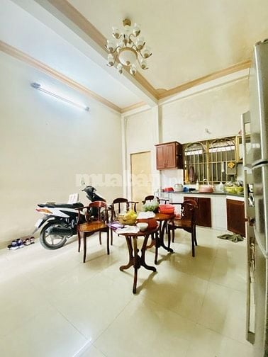 Chỉ nhỉnh 100tr/m2  Hẻm 8m 180m2( 6.6 x 28m ) Trương Công Định p14 TB 