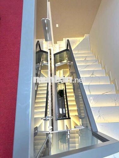 Đường 10M, 4×16M, 4PN, 5WC, có phòng xông hơi, MT KD đa nghành nghề