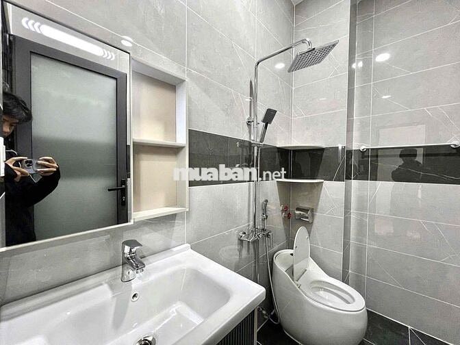 CĂN HỘ MỚI XÂY NỘI THẤT CAO CẤP Y HÌNH chính chủ