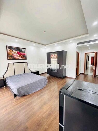 Cho Thuê Nhà Trệt 4 Lầu Mặt Tiền Lý Thái Tổ (Có Than Máy)