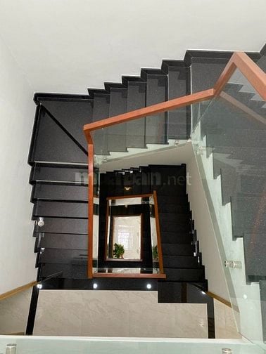 Mặt tiền đường Lạc Long Quân- Q11(ngang 4X23m) CN: 90,48m, giá;16,3 tỷ