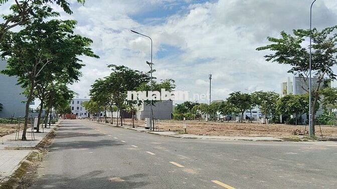 Chủ kẹt tiền cần ra gấp 8 lô đức phát và thăng long,giá 820tr,full thổ