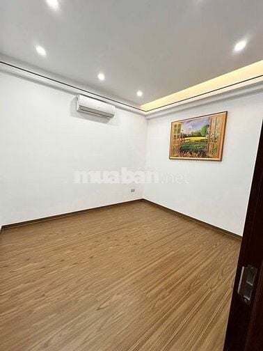 Chính chủ cần bán gấp căn hộ chung cư 100 m2, 3 PN tòa CT1 Mễ Trì Hạ