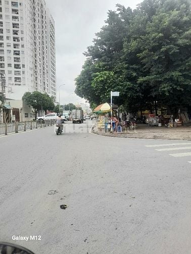 Cho thuê nguyên căn hẻm ô tô hẻm Hòa Bình, Tân Phú. DTSD 216m2