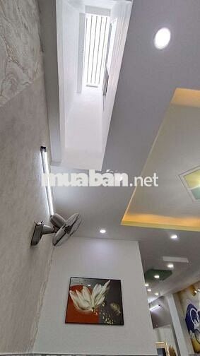 Hiếm, nhà 65m2, đúc 3 tấm, 4 phòng ngủ tặng nội thất chỉ hơn 5 đồng