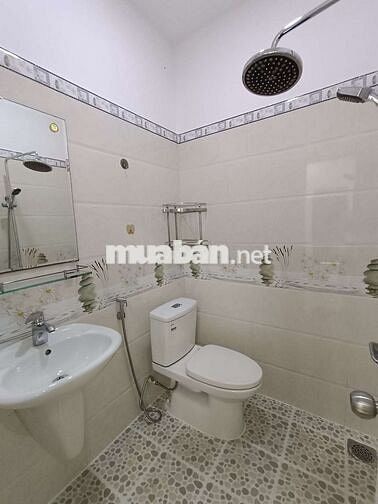 Hiếm, nhà 65m2, đúc 3 tấm, 4 phòng ngủ tặng nội thất chỉ hơn 5 đồng