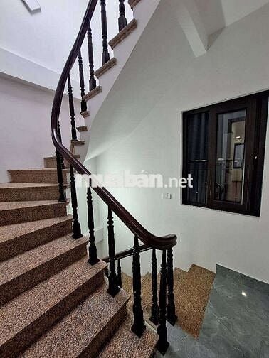 Nhà đẹp ở ngay, giá tốt, khu vực sầm uất