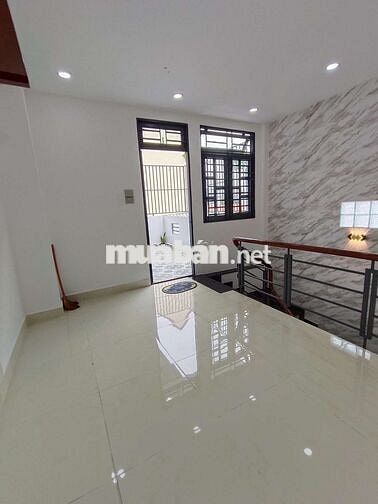 Hiếm, nhà 65m2, đúc 3 tấm, 4 phòng ngủ tặng nội thất chỉ hơn 5 đồng