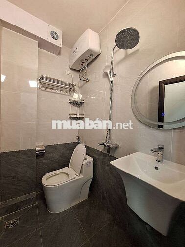 Nhà đẹp ở ngay, giá tốt, khu vực sầm uất