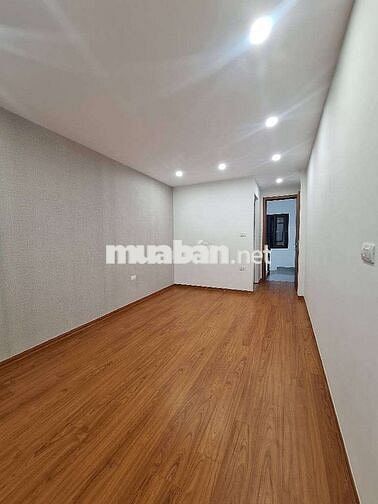 Nhà đẹp ở ngay, giá tốt, khu vực sầm uất