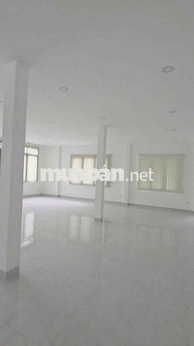 Nhà mặt tiền 550m², đường Trường Chinh, P.Đông Hưng Thuận