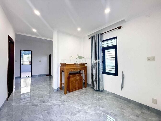 CHO THUÊ BIỆT THỰ ĐẸP MỚI 4 PHÒNG NGỦ GẦN BIỂN KHU VĨNH HOÀ GIÁ 18 TRI