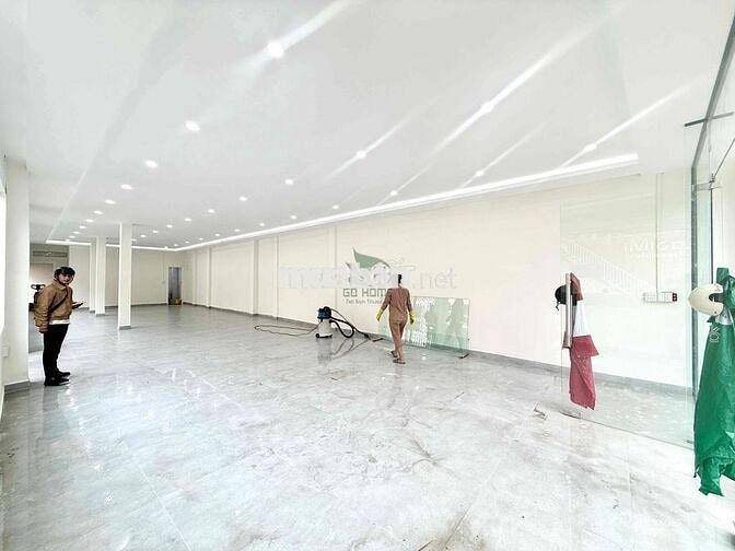 CHO THUÊ NHÀ KINH DOANH 2 MẶT TIỀN MẶT TIỀN ĐƯỜNG CHÍNH TRUNG TÂM SIÊU