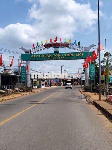 Mặt tiền đường nhựa 1 set Lê A. Chiều ngang 8,6m.