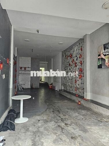 Mặt bằng kinh doanh ở mặt tiền đường Cô Bắc - Quận 1- 56m2 (4x14)