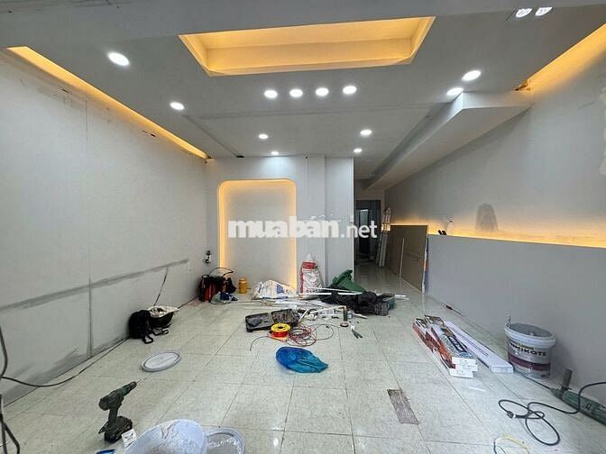 Mặt bằng góc 2 mặt tiền, lối đi riêng có phòng ở lại