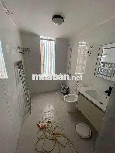 Nguyên Hồng, diện tích 36/40m2, 5 tầng, mặt tiền 5,2m, giá 18 tỷ Nguyên Hồng, diện tích 36/40m2, 5 tầng, mặt tiền 5,2m, giá 18 tỷ