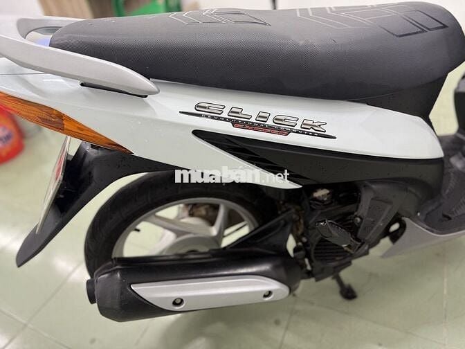 Honda Click 110 xe đẹp máy rin êm khỏi bàn