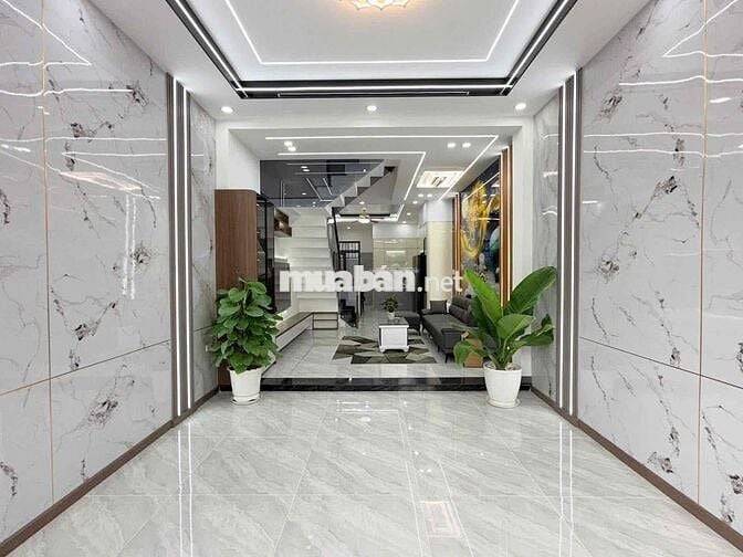 bánd nhà 1 trệt 2 tầng lầu. tặng phun nội thât