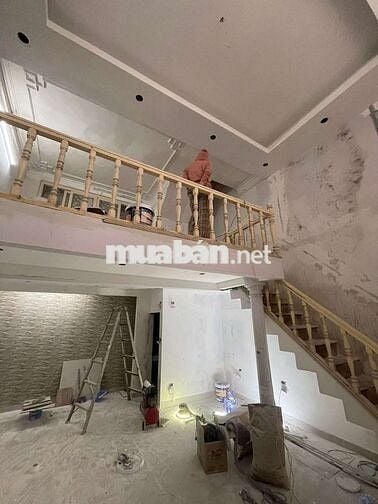 Nguyên Hồng, diện tích 36/40m2, 5 tầng, mặt tiền 5,2m, giá 18 tỷ Nguyên Hồng, diện tích 36/40m2, 5 tầng, mặt tiền 5,2m, giá 18 tỷ