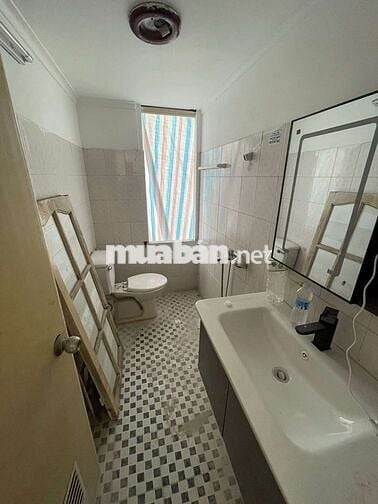 Nguyên Hồng, diện tích 36/40m2, 5 tầng, mặt tiền 5,2m, giá 18 tỷ Nguyên Hồng, diện tích 36/40m2, 5 tầng, mặt tiền 5,2m, giá 18 tỷ