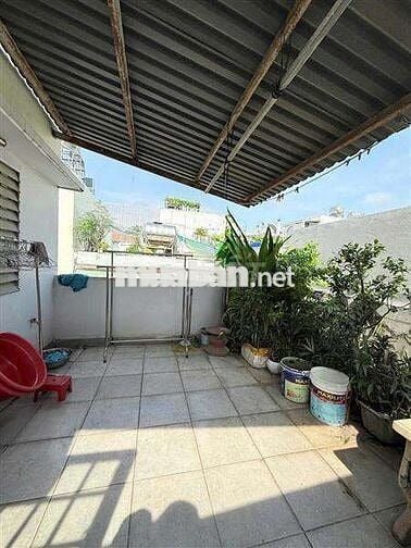 8,6 tỷ , nhà 4 tầng 51m2 , trường chinh