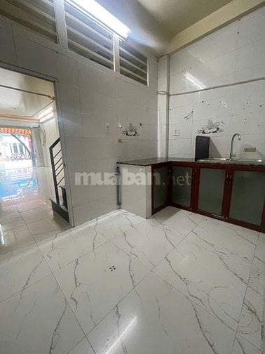 CC bán GẤP nhà Mặt tiền KD Quận 11 (205 Hàn Hải Nguyên)