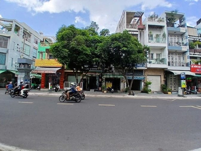 CC bán GẤP nhà Mặt tiền KD Quận 11 (205 Hàn Hải Nguyên)