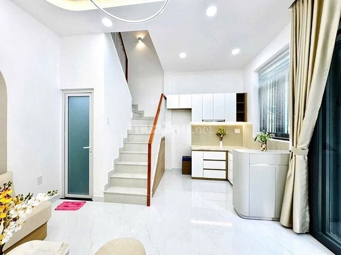 BÁN EM NHÀ NHỎ XINH PHÚ NHUẬN 