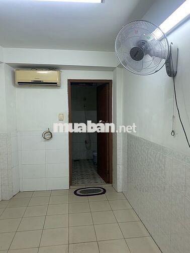 Phòng trọ máy lạnh, toilet riêng, an ninh cao
