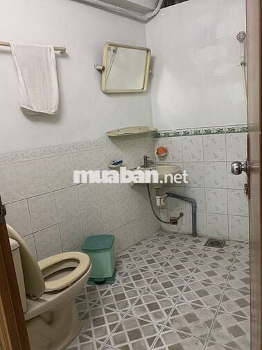 Phòng trọ máy lạnh, toilet riêng, an ninh cao